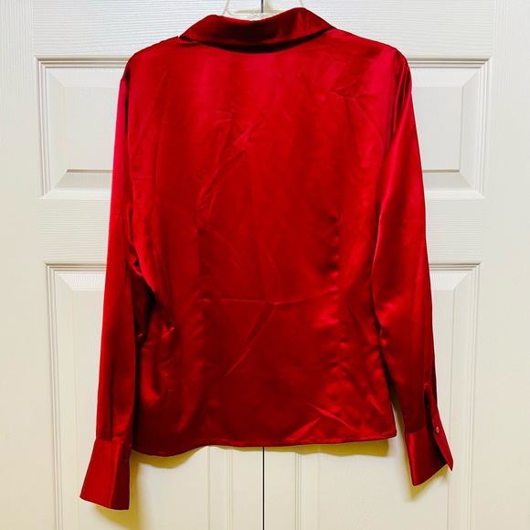 EAST 5TH RED SIZE 16 BEAUTIFUL BUTTON DOWN BLOUSE YOU ARE GOING TO LOVE. - Picture 8 of 8